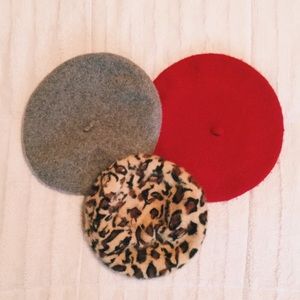 ✨Set of 3 Berets✨